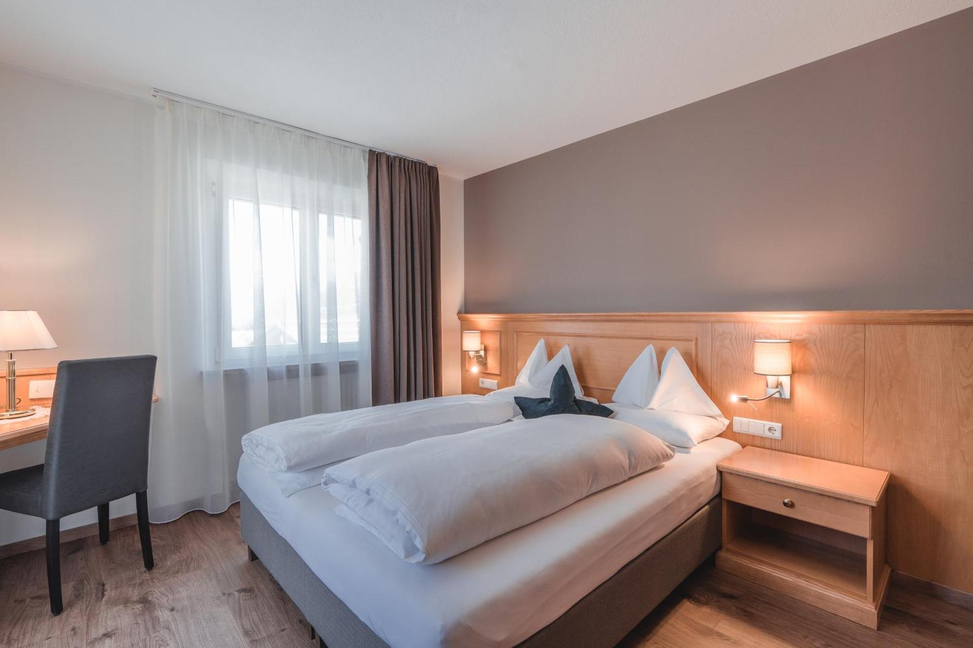 Hotel Reischach Brunico Exterior photo