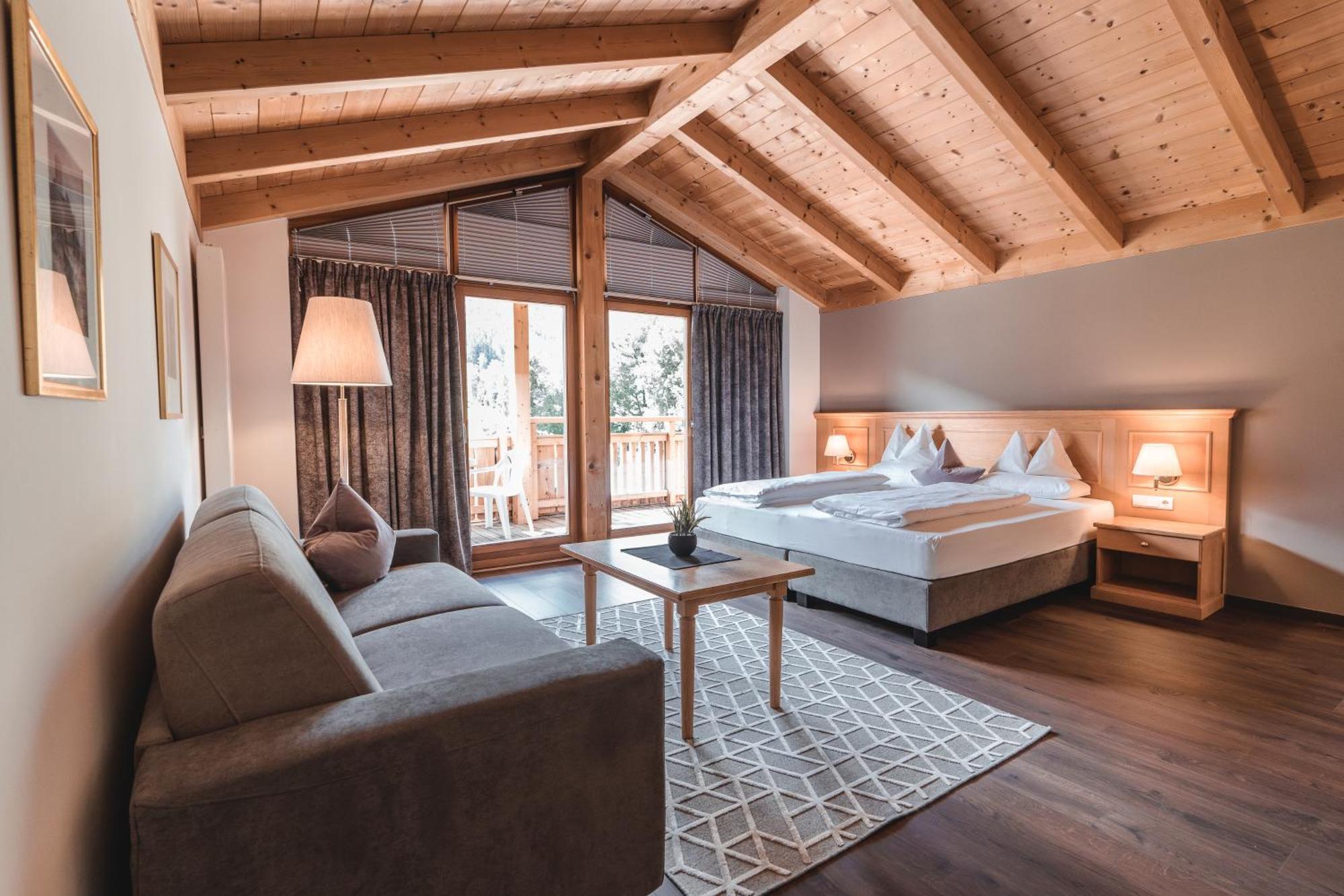 Hotel Reischach Brunico Exterior photo