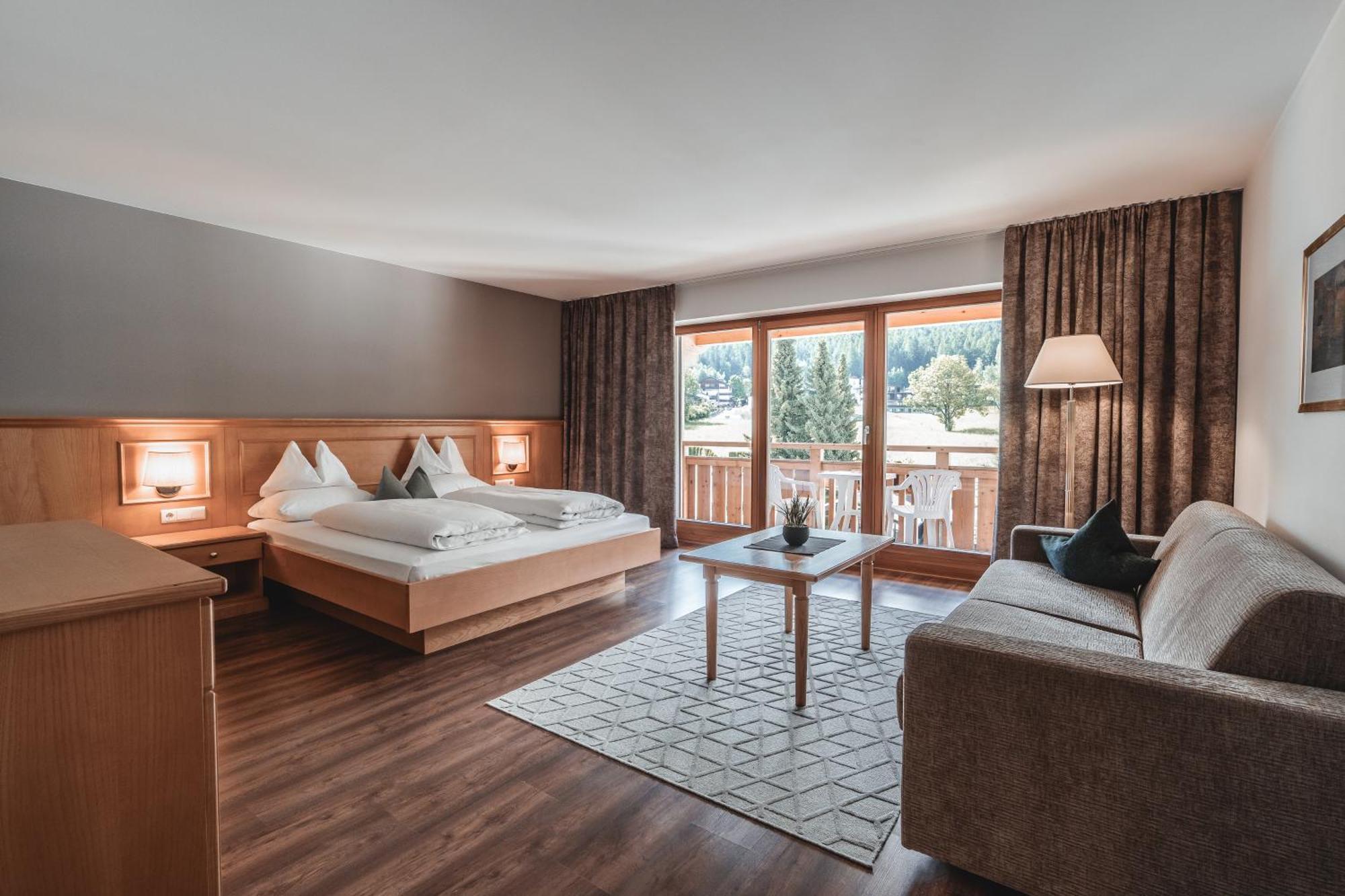 Hotel Reischach Brunico Exterior photo