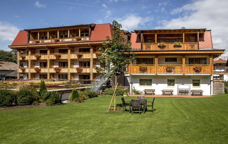 Hotel Reischach Brunico Exterior photo